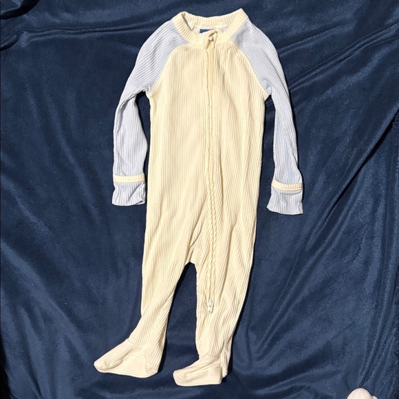 Old Navy Ribbed sleeper - Picture 1 of 4